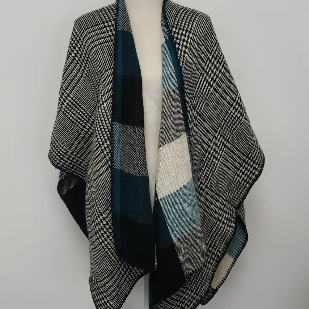 Woolrich Reversible Poncho Teal/Blk/Wht Plaid & Blk&wht Houndstooth O/S EUC
